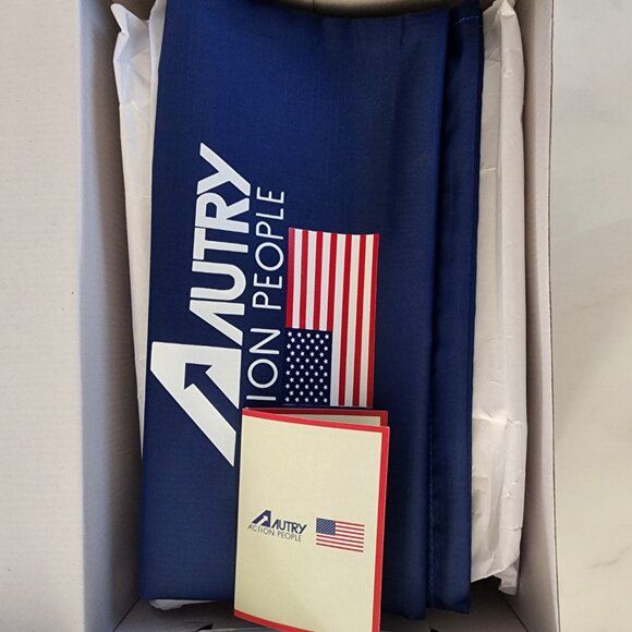 Autry Medalist Low Men's Sneakers LL15 โ Retro Style Meets Modern Comfort! - Picture 11 of 11